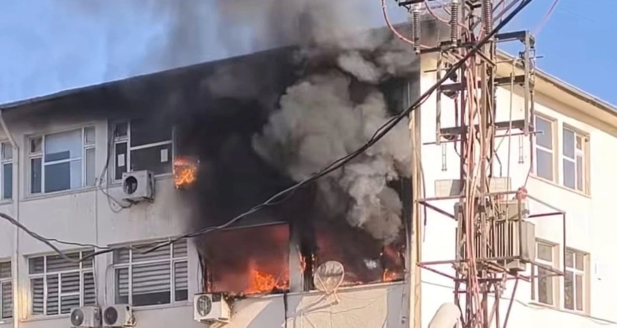 sanliurfada hukumet konaginda yangin eIgUV2Ky