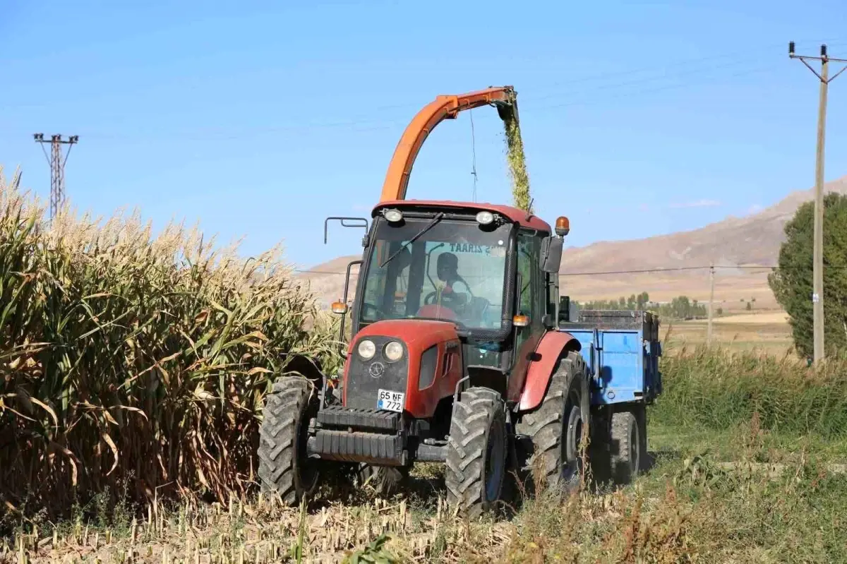 van buyuksehir belediyesinden ciftcilere tarim makinesi destegi vLrdzzrz