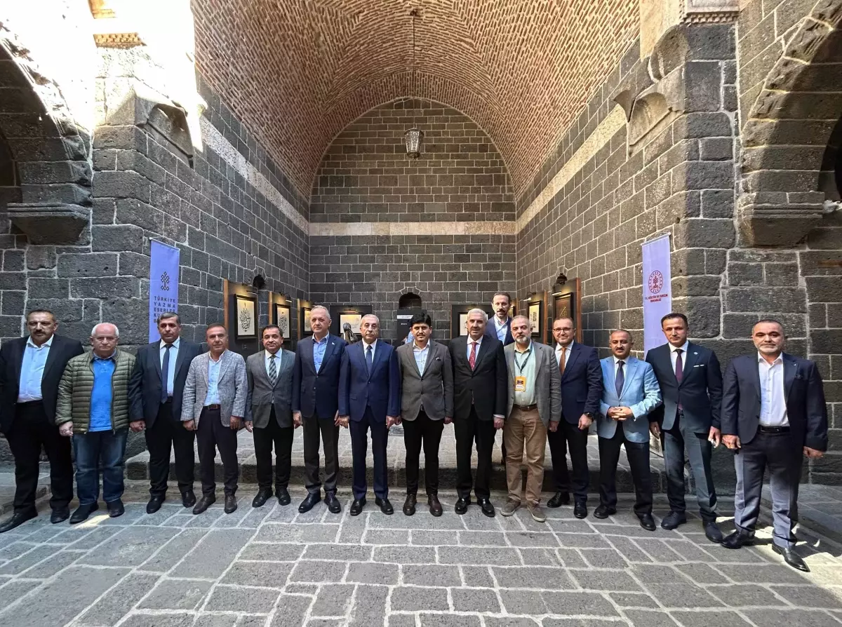 albayrak grubundan diyarbakirda selam ayetleri hat eserleri sergisi Nk5HsMcU