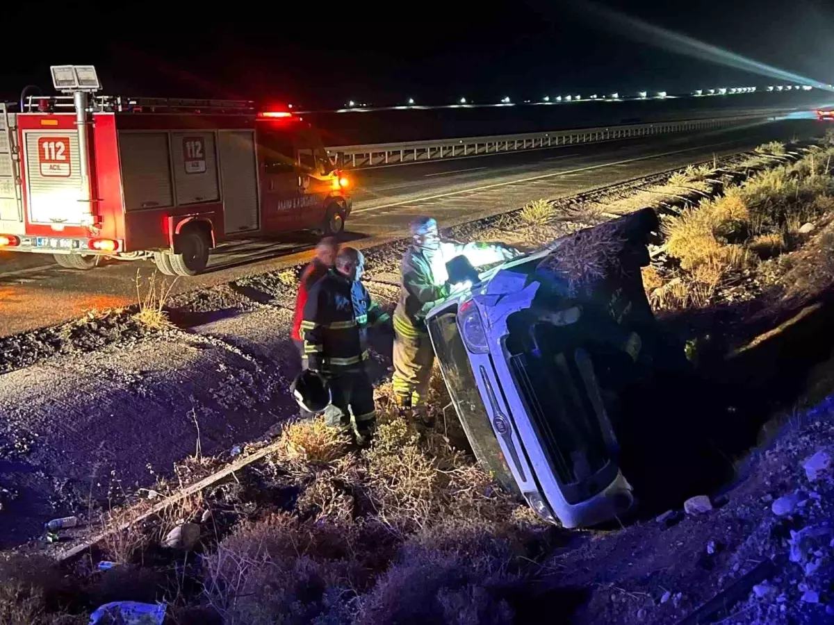 mardinde hafif ticari arac devrildi surucu yaralandi FmAYeeDP.jpg