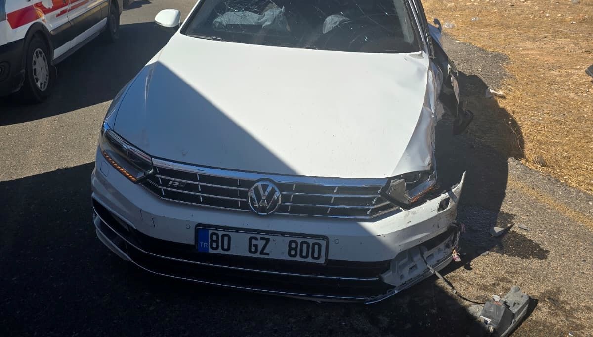 sirnakta kamyonet ve otomobilin carpistigi kazada 8 kisi yaralandi T1fNRUTS