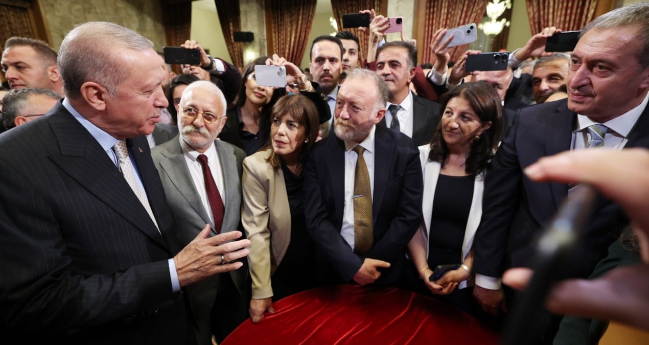 sokaktaki dem secmeninden vekillere soguk dus FXgI2pgJ