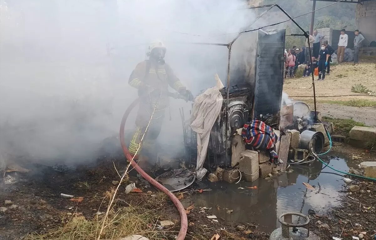 yayladaginda konteyner yangini 1 yasindaki bebek hayatini kaybetti IYVRbEvG.jpg