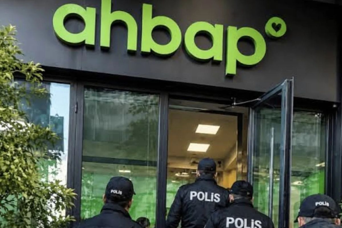 Ahbap Derneği’nin kurucusu Alper Çelik tutuklandı Ahbap derneginin kurucusu alper celik tutuklandi NfF8LfJd