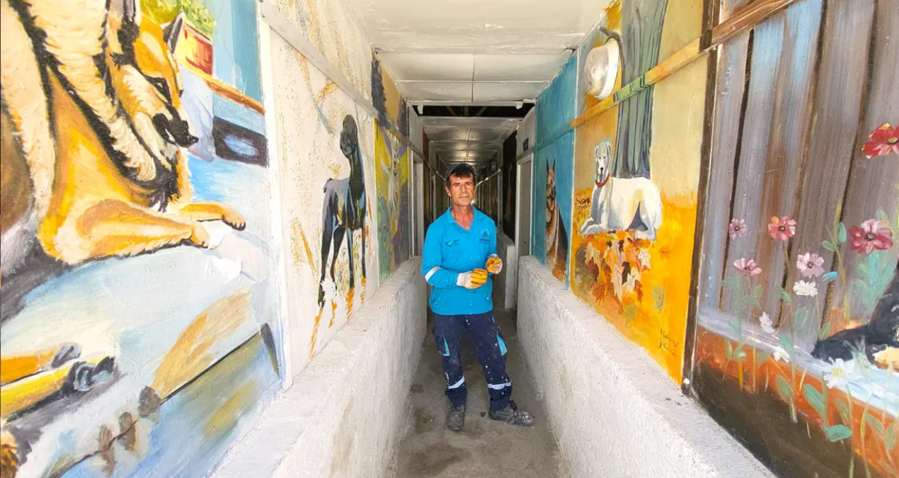 Belediye işçisi sokakları sanatla buluşturdu Img