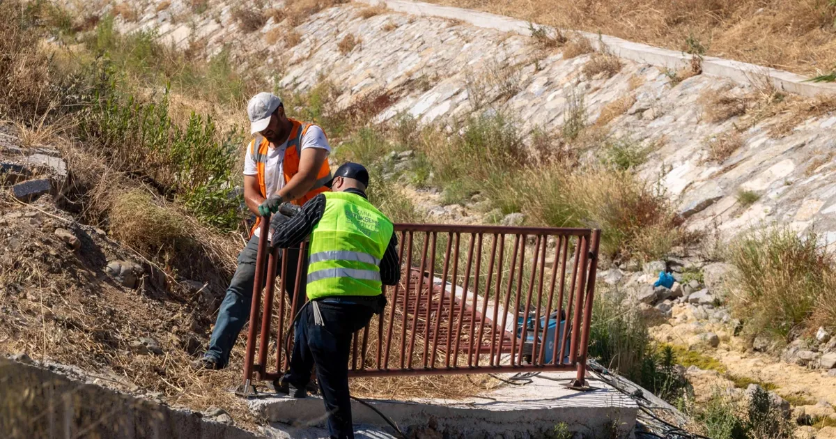 Izmir seferihisarda selin izleri siliniyor kW3nejkz